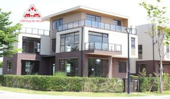 Cận cảnh dinh thự kiến trúc chủ đạo nhôm kính đẹp hút hồn ở Long An